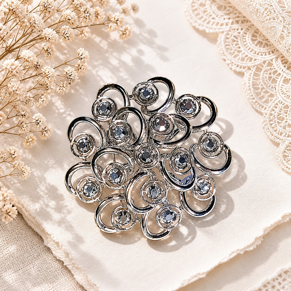 Sarah Coventry Silver Tone Swirl Rhinestone Brooch Mid Century‎ Vintage